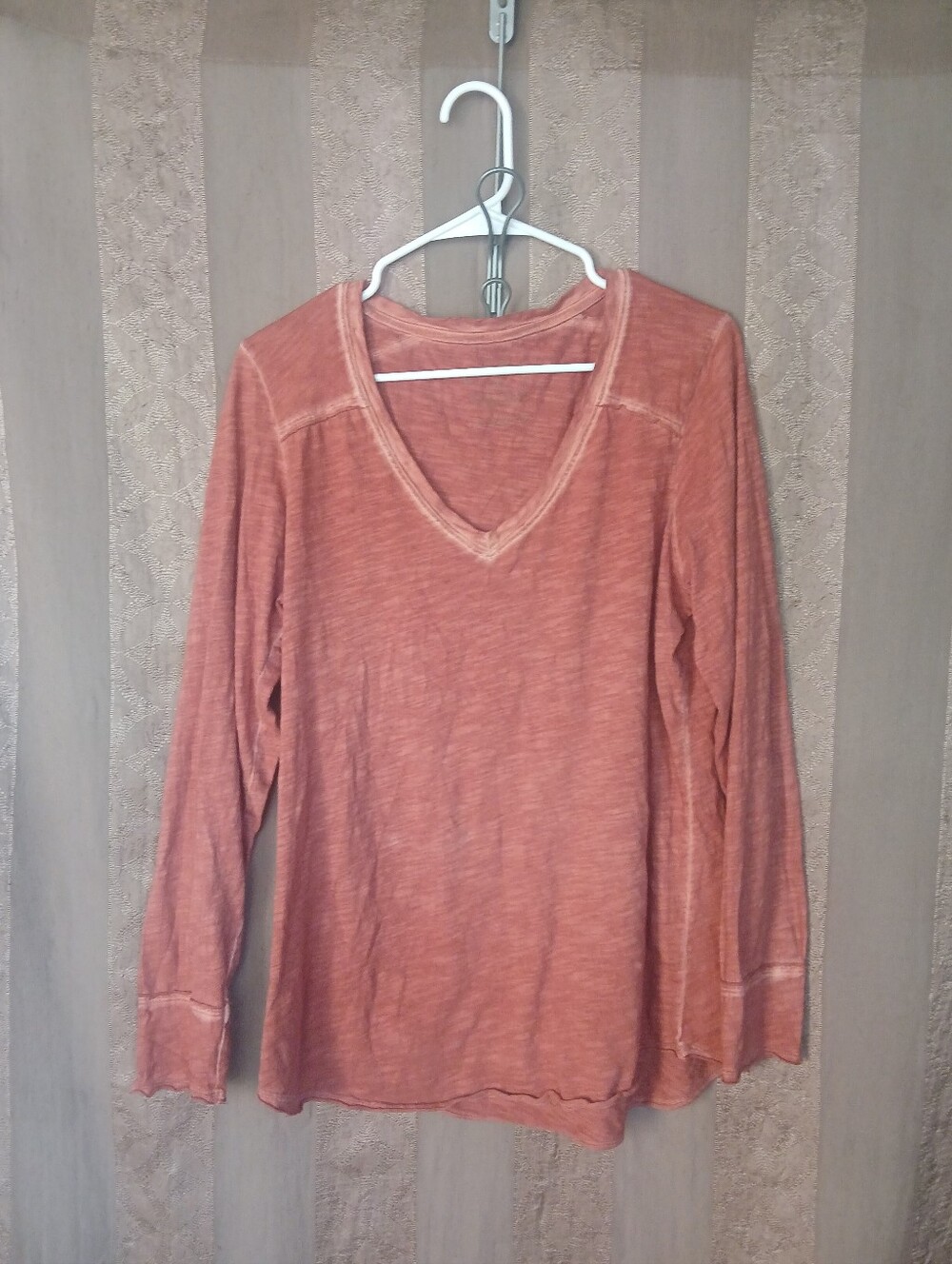 💎 Peruvian Connection Women's Top Long Sleeve V-Neck Rust